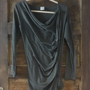 J mode sweater with buttons